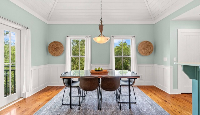 Beautiful home close to pool & beach, close to The Big Chill
