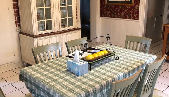 Beautiful Home Close to Lagoon King Bed Fast Wi-Fi