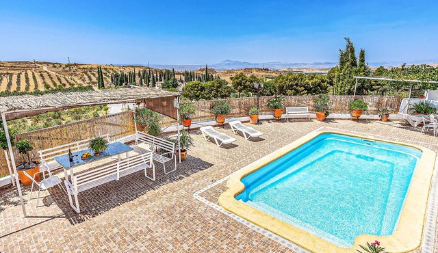 Beautiful home in Cuevas del Campo