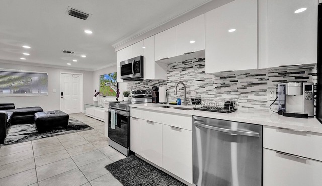 BEAUTIFUL HOME. feels like paradise. private, peaceful, and central to many stores.