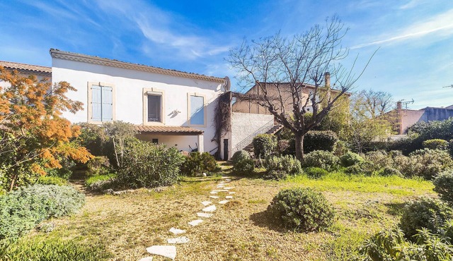Beautiful home in Alignan-Du-Vent