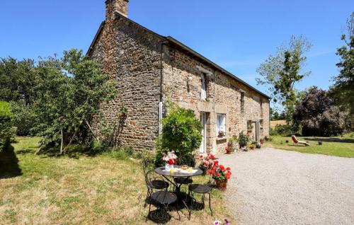 Beautiful Home In Andouillé-Neuville