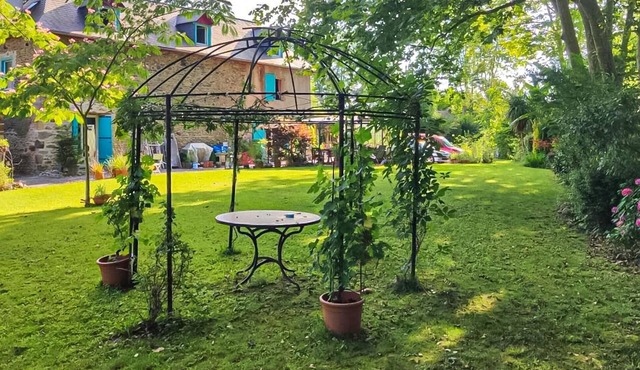 Beautiful home in Charritte-de-Bas