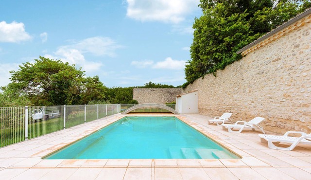 Beautiful home in Salles sous Bois