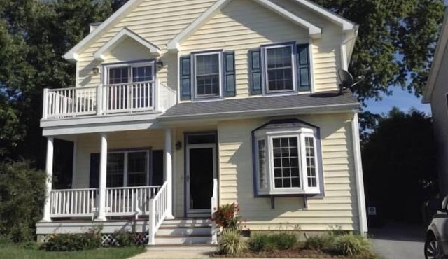 Beautiful home! Great location! Short walk to beach and downtown!