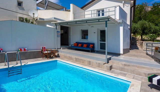 Beautiful home in Draga Bascanska