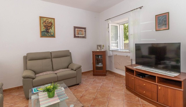 Beautiful home in Novi Vinodolski with WiFi