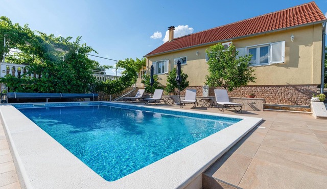 Beautiful home in Zaton Obrovacki