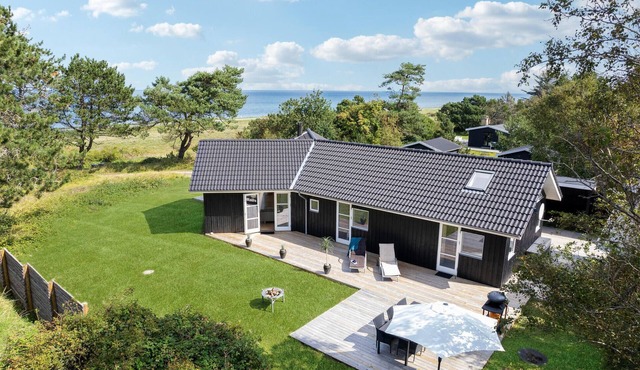 Beautiful home in Sjællands Odde