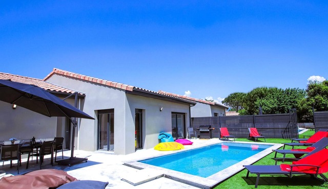 Beautiful home in Cléon d'Andran