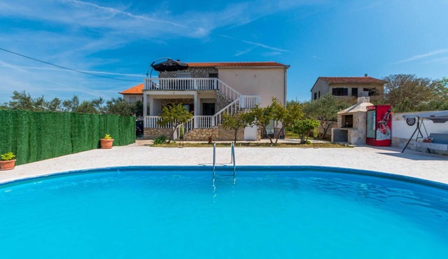 Beautiful home in Ceranje Gornje