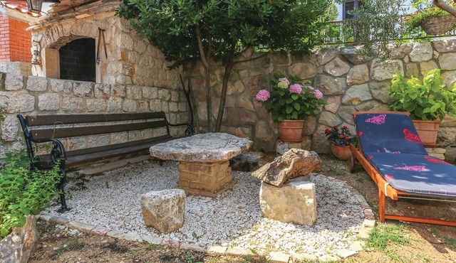 Beautiful home in Kastel Sucurac with WiFi