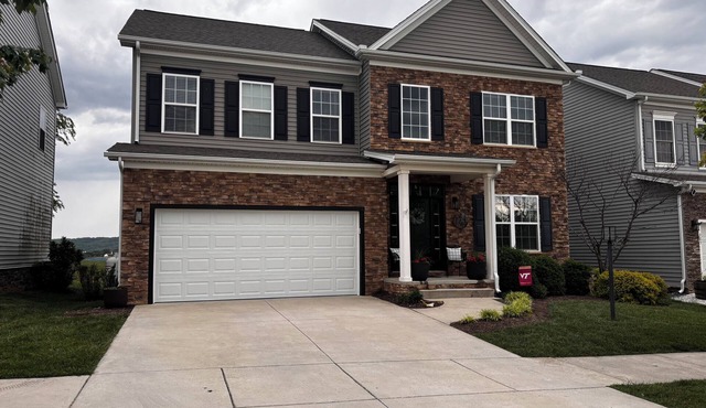 Beautiful home in a residential neighborhood close to EVERYTHING! *GO HOKIES!*