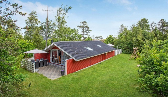 Beautiful home in ålbæk with sauna
