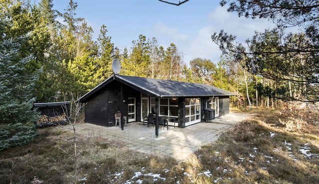 Beautiful home in ålbæk with sauna