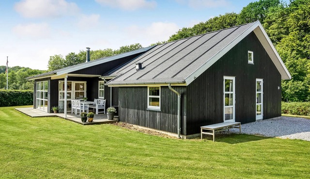 Beautiful home in Aabenraa with sauna