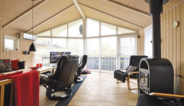 Beautiful home in Aabenraa with kitchen