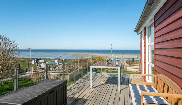 Beautiful home in Allingåbro with WiFi