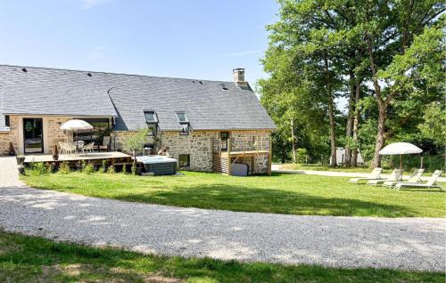 Beautiful Home In Alleyrat With Wifi