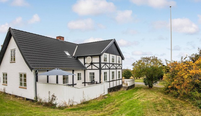 Beautiful home in Allinge with WiFi