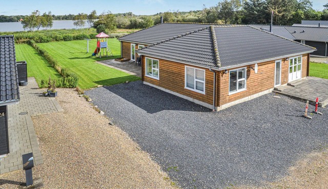 Beautiful home in Ansager with WiFi