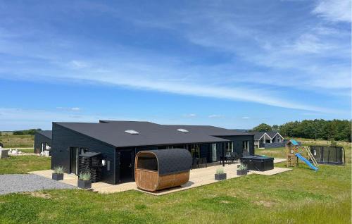 Beautiful Home In Børkop With Kitchen
