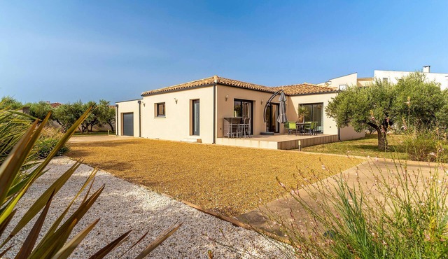 Beautiful home in Bellegarde with WiFi