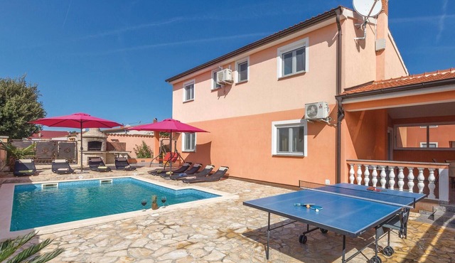 Beautiful home in Betiga