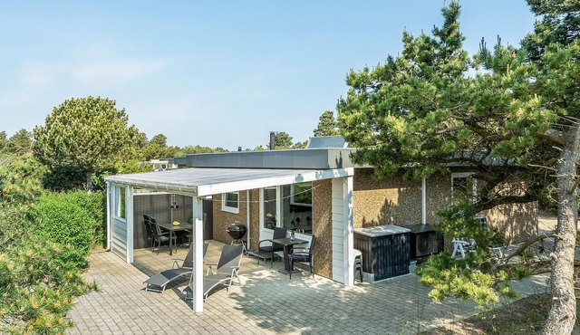 Beautiful home in Blåvand with kitchen