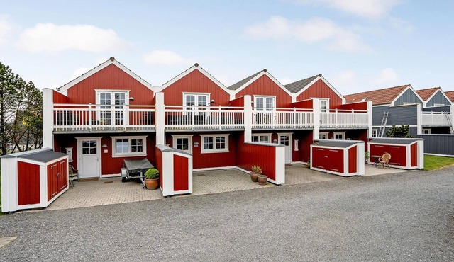 Beautiful home in Blåvand with sauna