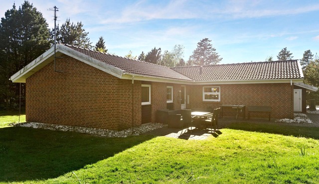 Beautiful home in Blåvand with sauna