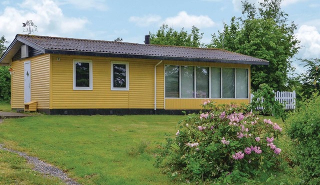 Beautiful home in Bogense with kitchen