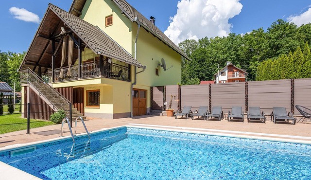Beautiful home in Brestovac with sauna