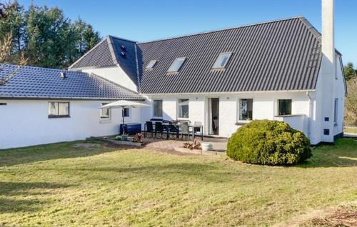 Beautiful Home In Brovst With Wifi