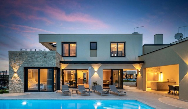 Beautiful home in Brtonigla