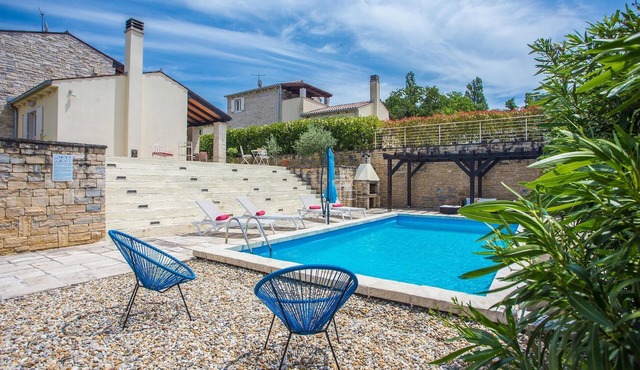 Beautiful home in Buje