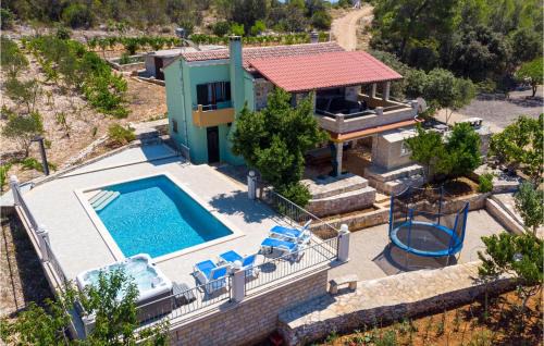 Beautiful Home In Cara