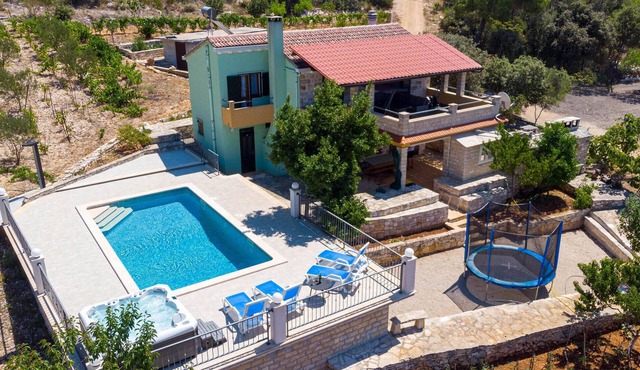 Beautiful home in Cara