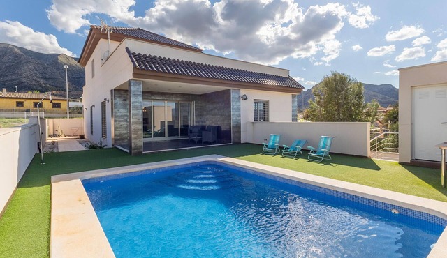 Beautiful home in Cox