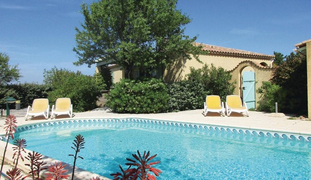 Beautiful home in Cruzy with private swimming pool, can be inside or outside