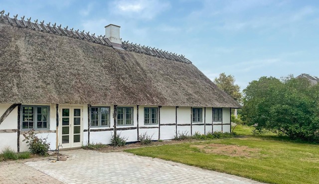 Beautiful home in øster ulslev with WiFi