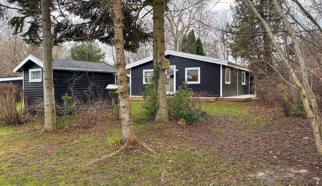 Beautiful home in Dronningmølle with WiFi