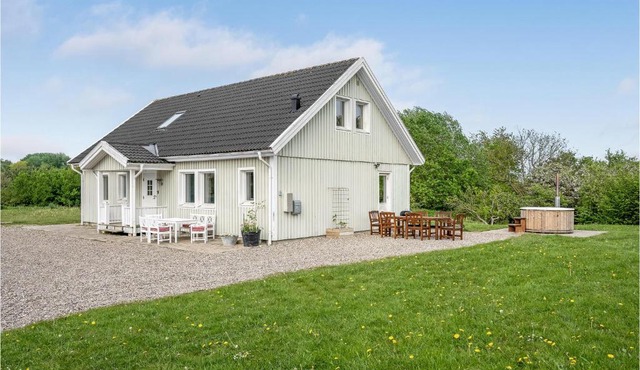Beautiful Home In Sønder Stenderup