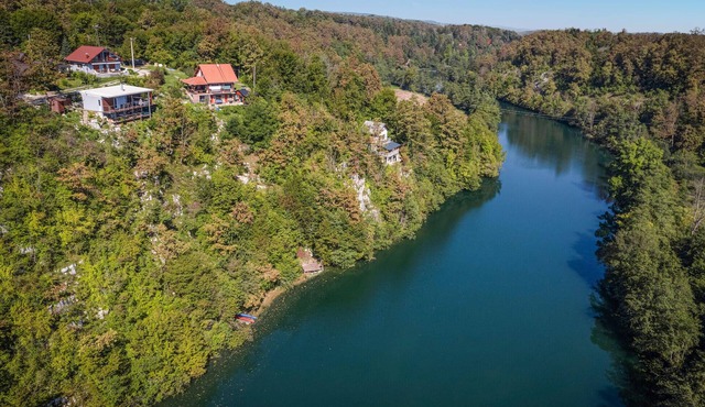 Beautiful home in Dobrenici with sauna
