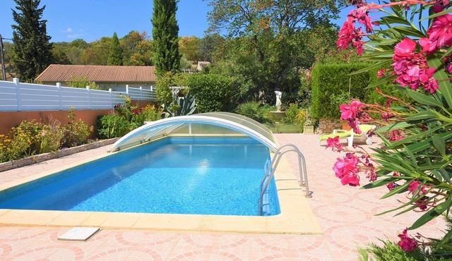 Beautiful home in Donzère with WiFi