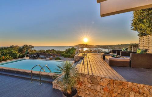 Beautiful Home In Drvenik Mali