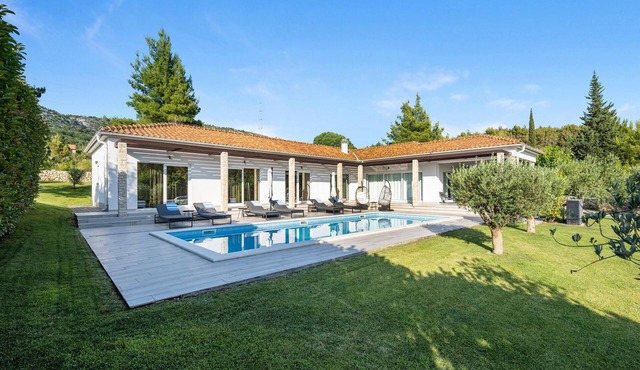 Beautiful home in Dubrava with sauna