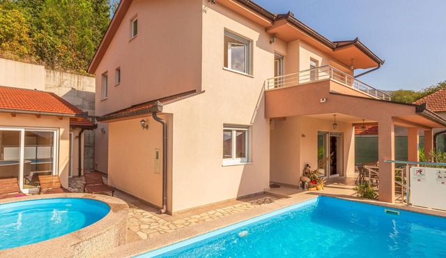 Beautiful home in Dusina