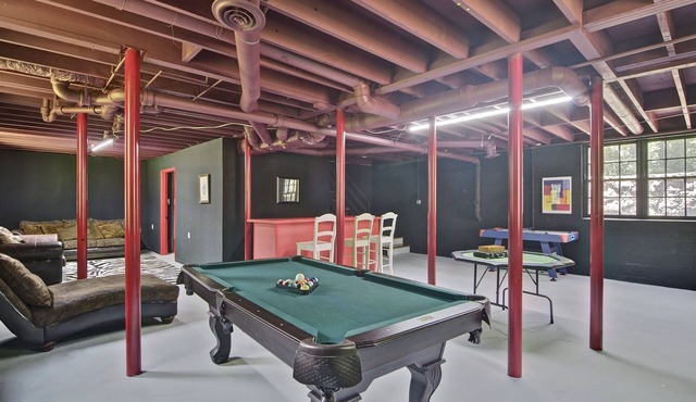 Beautiful home in East Cobb, with a game room and close to Truist Park.