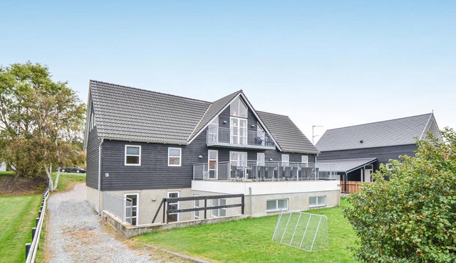 Beautiful home in Ebeltoft with sauna